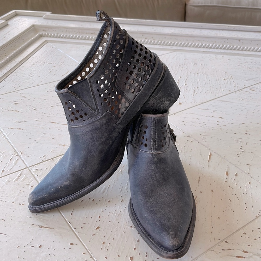 Corral Western boots (7.5)